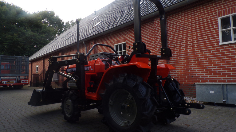 Kubota B1402DT met voorlader al vanaf €125,- per maand.